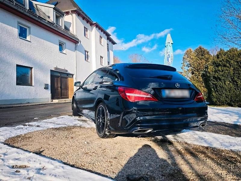 Gebraucht Mercedes CLA220 AMG line 170 PS (125 kW) 2018 Schwarz Limousine