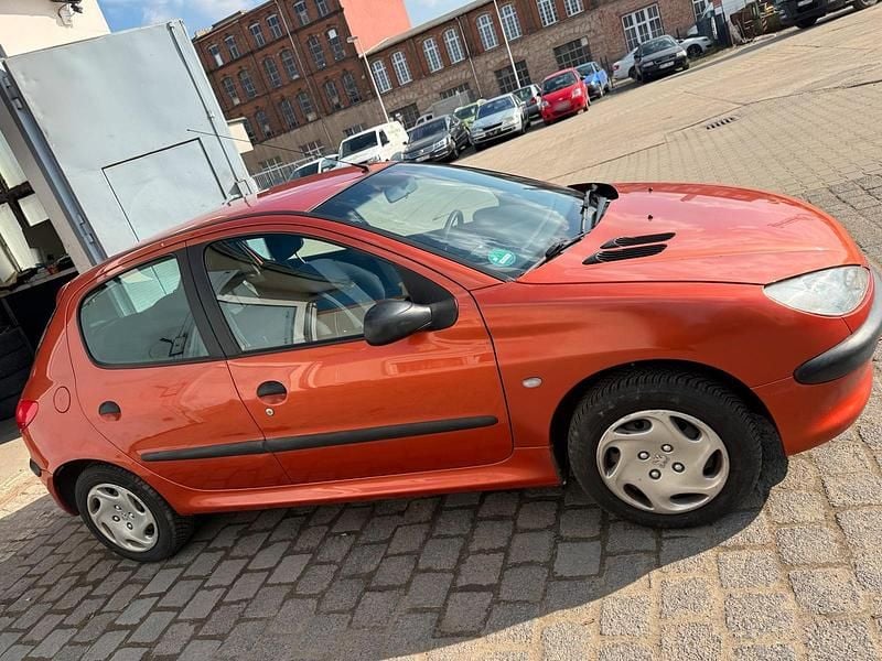 Gebraucht Peugeot 206 75 PS (55 kW) 2000 Orange Kleinwagen