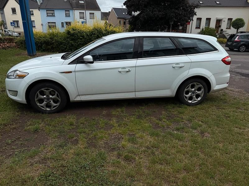 Weiß Gebraucht 2010 Ford Mondeo Kombi | 4.200 € (Superpreis) - Bild 1/4