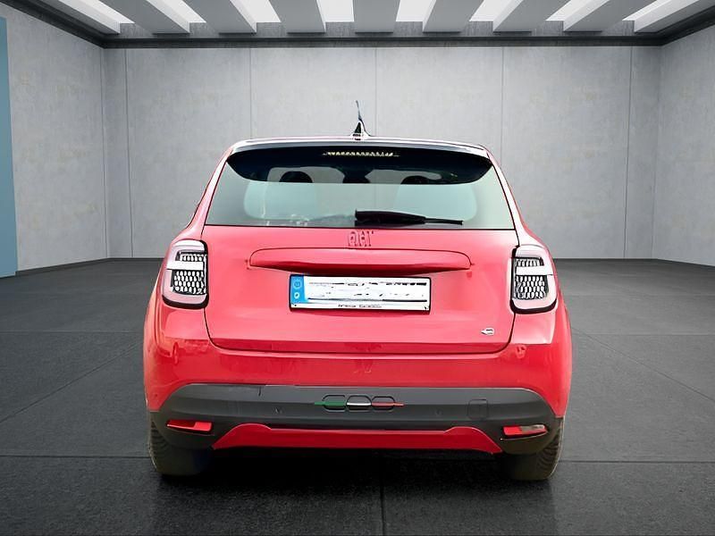Gebraucht Fiat 600 114 kW (156 PS) 2025 Rot Kleinwagen