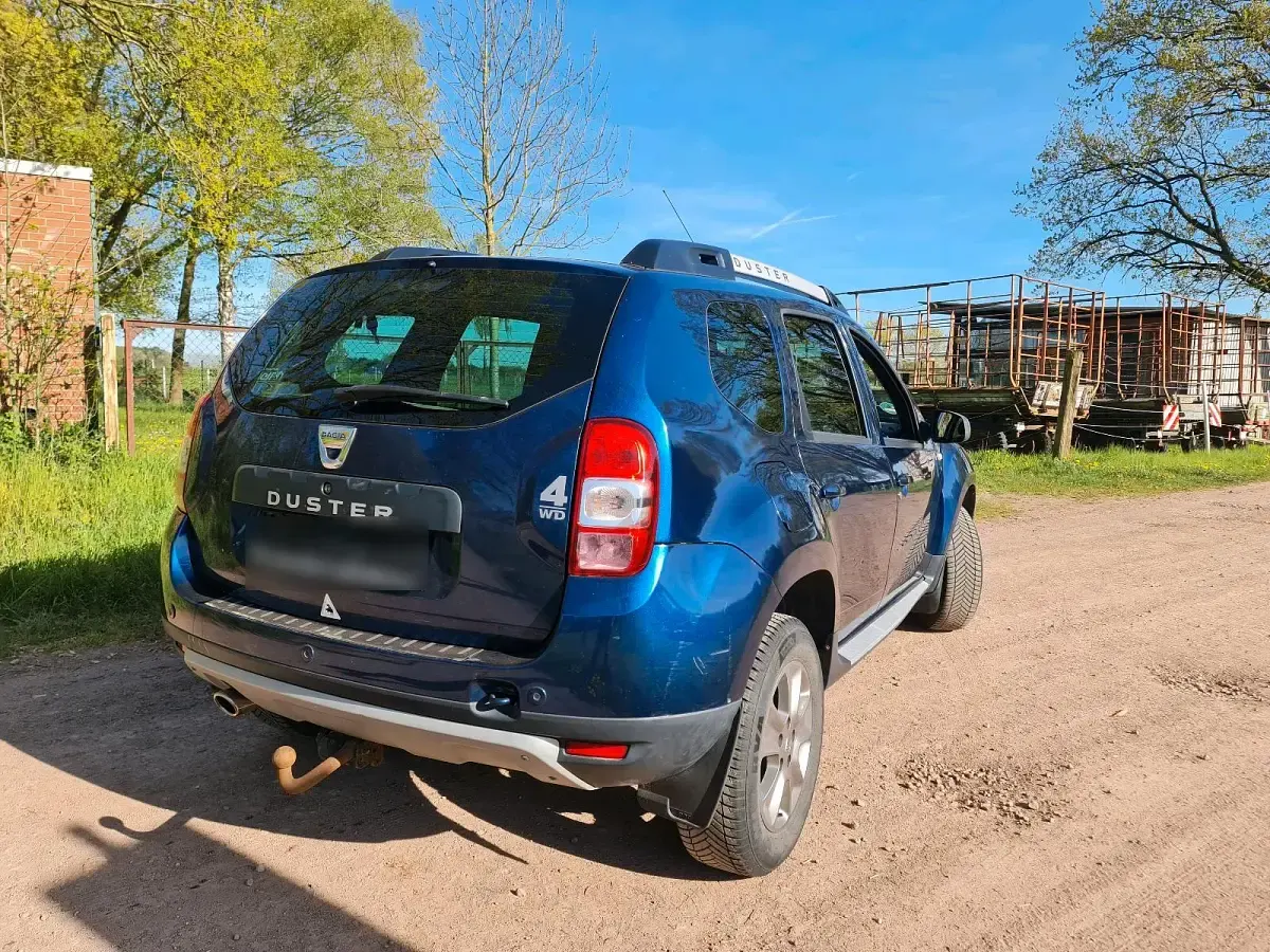 Używany Dacia Duster 105 KM (77 kW) 2016 Andere farben SUV