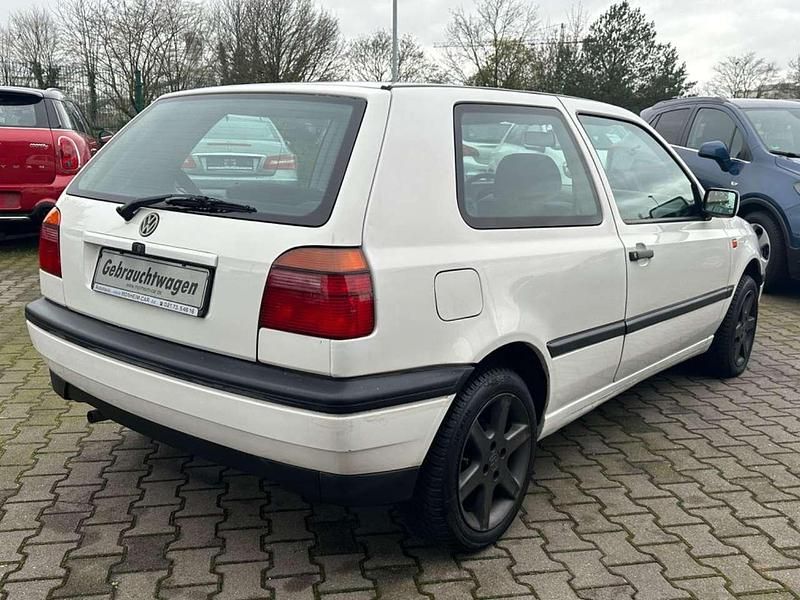 Gebraucht VW Golf III 75 PS (55 kW) 1995 Weiß Kleinwagen