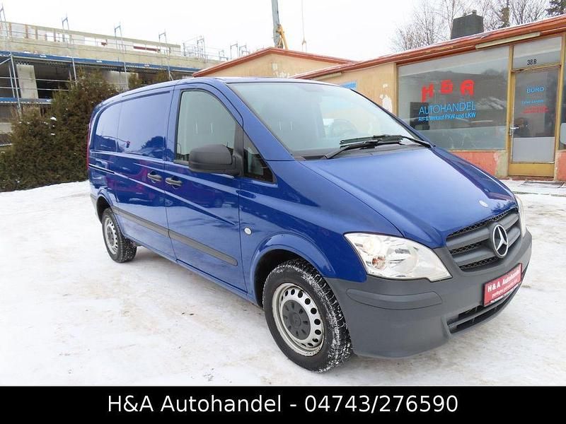 Gebraucht Mercedes Vito 95 PS (69 kW) 2012 Blau Van