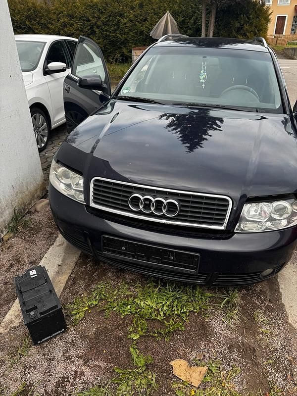 Gebraucht Audi A4 163 PS (119 kW) 2002 Blau Kombi