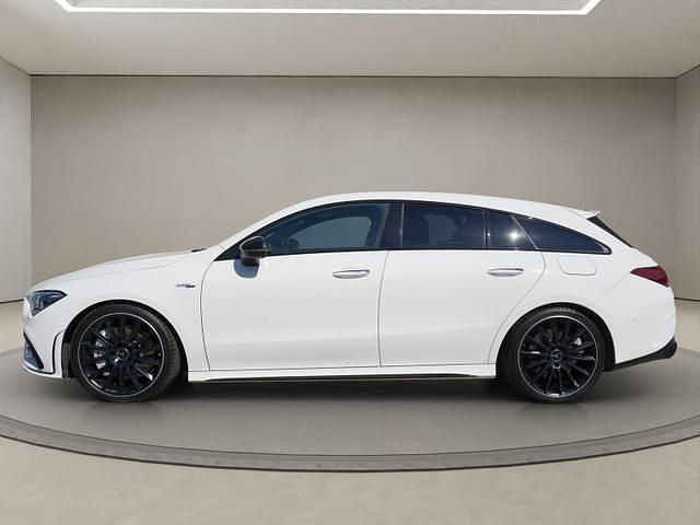 Polarweiss unilack polarweiss unilack Gebraucht 2019 Mercedes CLA35 AMG Shooting Brake AMG Kombi | 36.040 € (Etwas zu teuer) - Bild 1/4