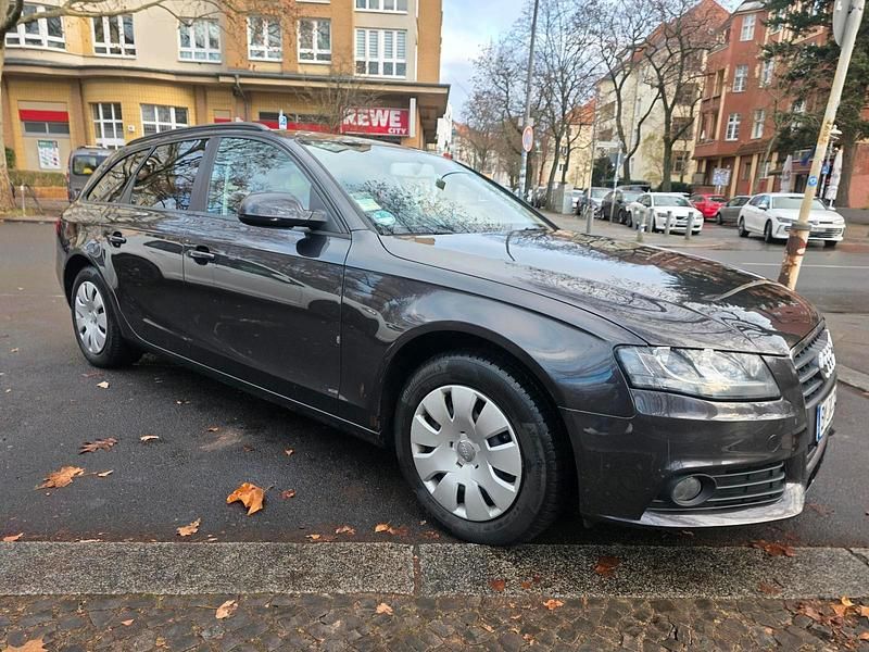 Gebraucht Audi A4 160 PS (117 kW) 2011 Grau Kombi