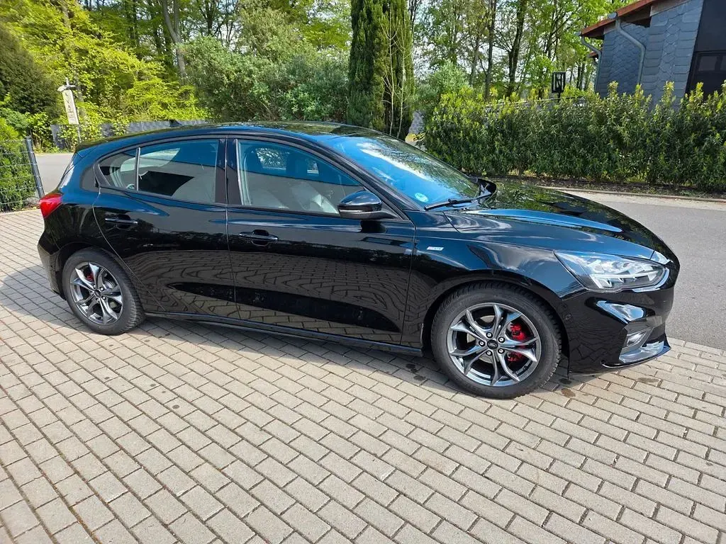 Gebraucht Ford Focus ST-Line 150 PS (110 kW) 2019 Schwarz Limousine
