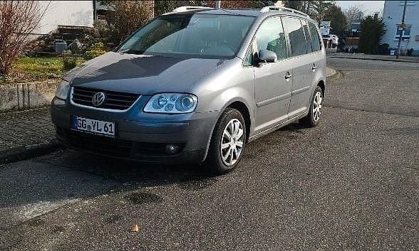Grau Gebraucht 2006 VW Touran Highline Van / Kleinbus | 2.000 € (Superpreis) - Bild 1/4