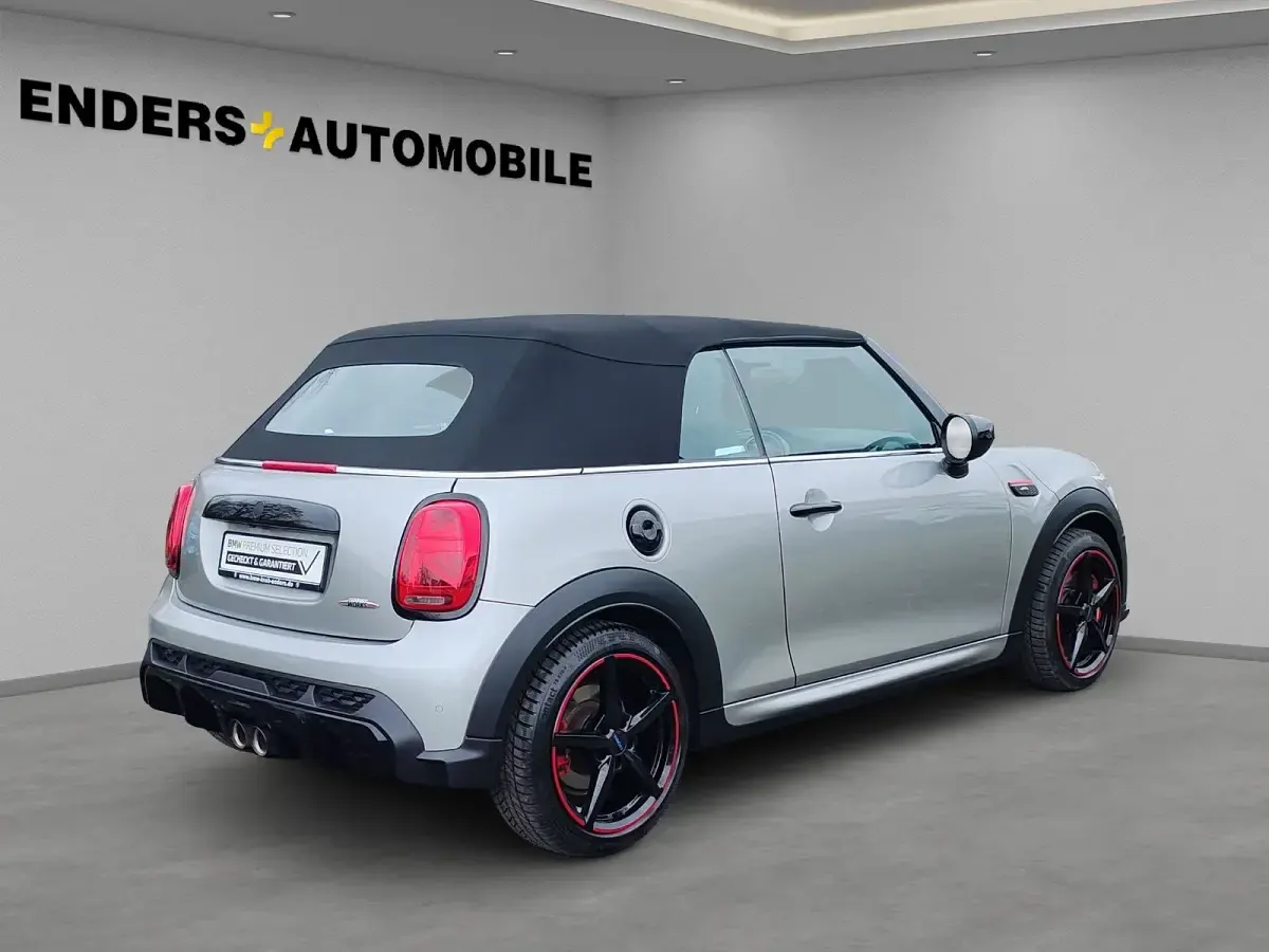 Gebraucht Mini John Cooper Works Cabriolet 231 PS (169 kW) 2023 Silber Cabrio