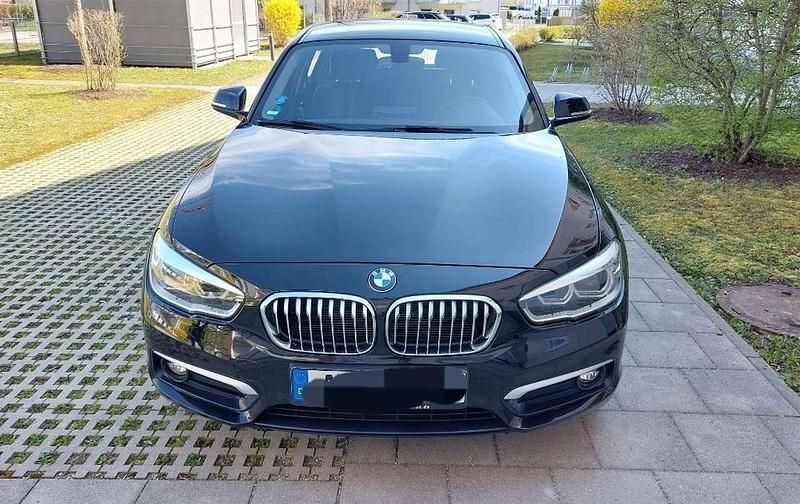 Schwarz Gebraucht 2018 BMW 116 Urban Line Kleinwagen | 12.200 € (Etwas zu teuer) - Bild 1/4