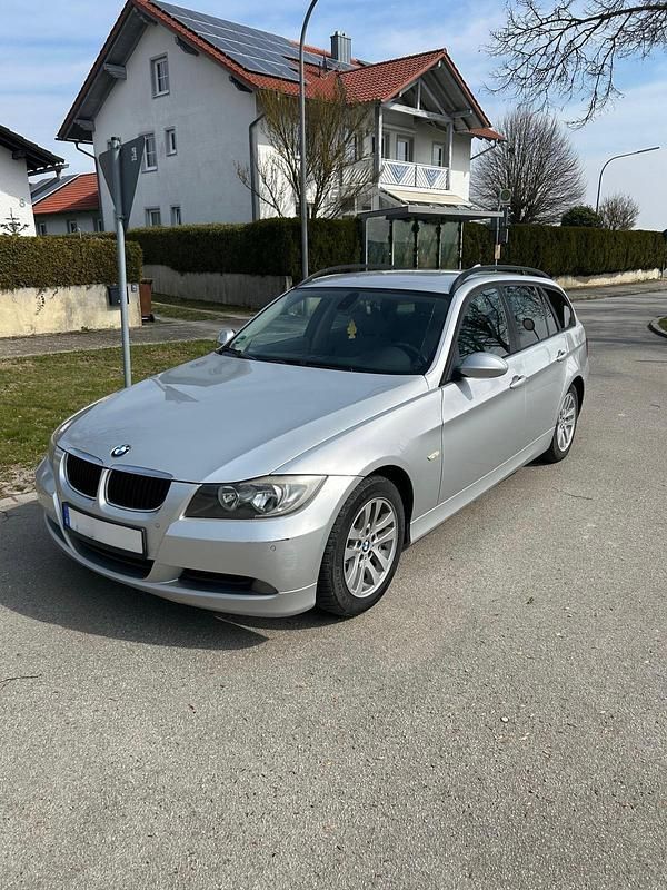 Gebraucht BMW 320 163 PS (119 kW) 2007 Silber Kombi