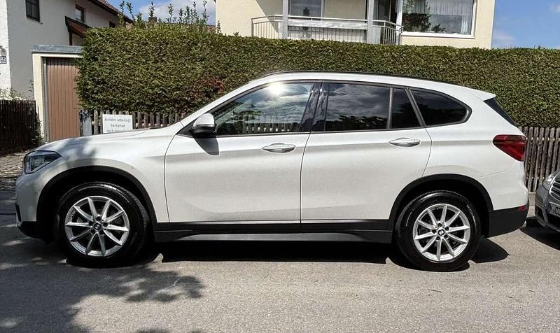 Weiß Gebraucht 2019 BMW X1 Advantage SUV | 16.500 € (Guter Preis) - Bild 1/4