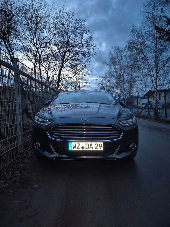 Gebraucht Ford Mondeo Titanium 179 PS (131 kW) 2018 Grau Limousine