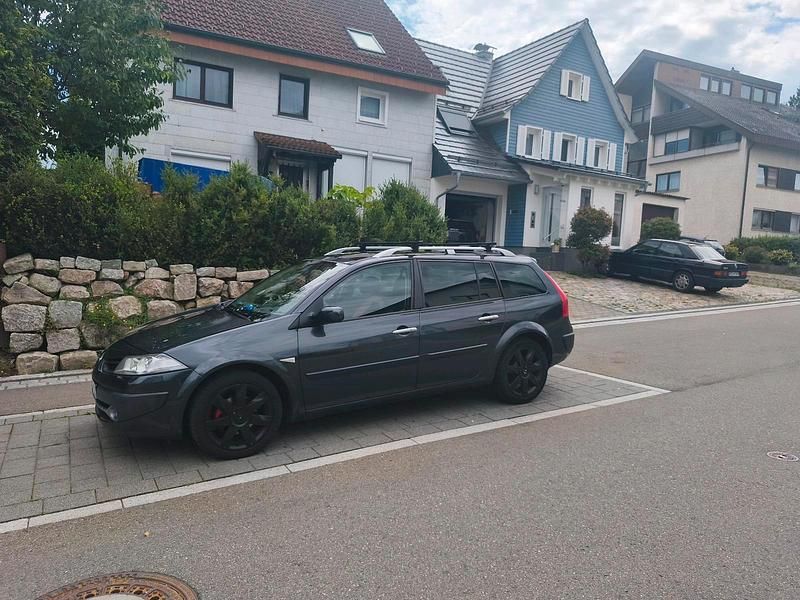 Grau Gebraucht 2008 Renault Mégane GrandTour Kombi | 2.750 € (Fairer Preis) - Bild 1/4
