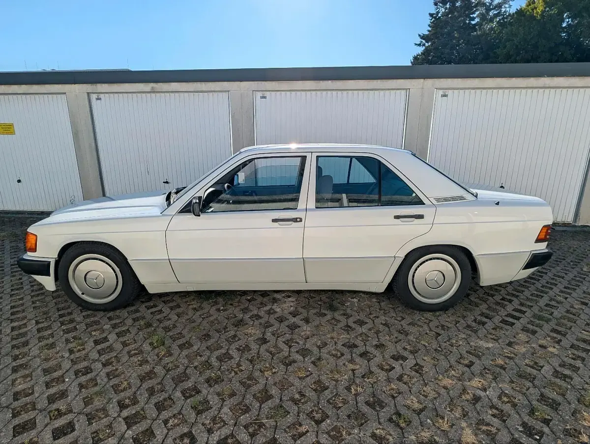 Gebraucht Mercedes 190 118 PS (86 kW) 1989 Weiß Limousine