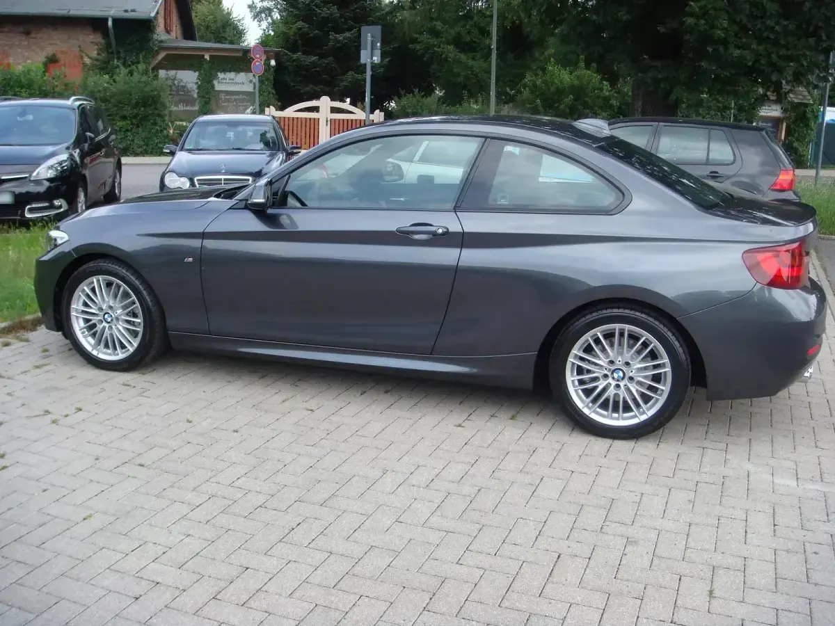 Gebraucht BMW 220 Sport Line 184 PS (135 kW) 2017 Grau Coupé