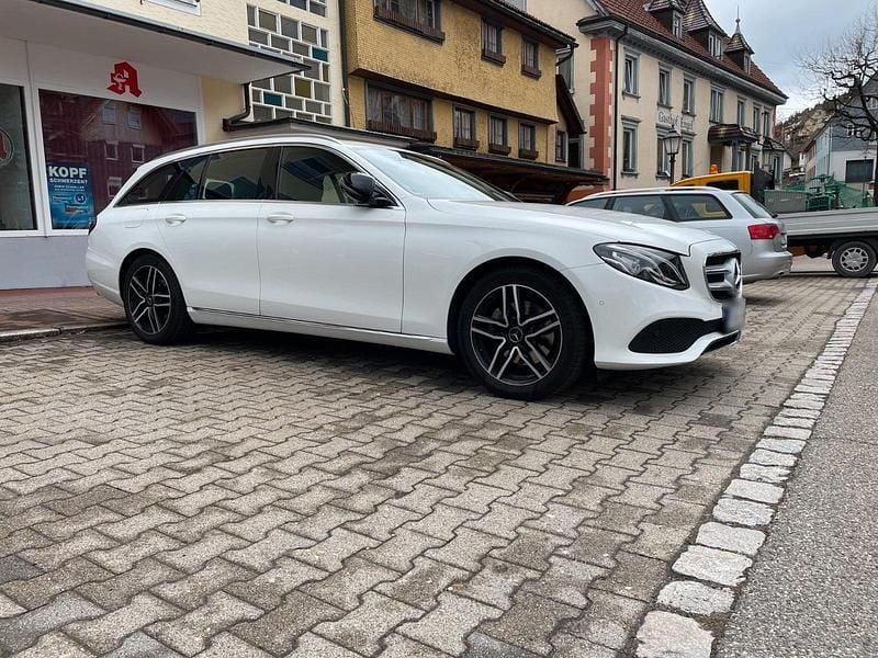 Gebraucht Mercedes E200 184 PS (135 kW) 2018 Weiß Kombi