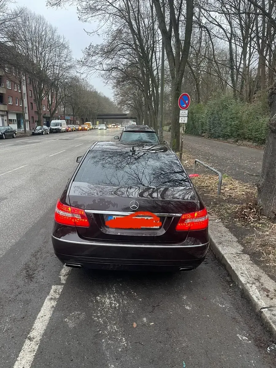 Gebraucht Mercedes E350 265 PS (194 kW) 2012 Braun Limousine