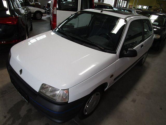 Gebraucht Renault Clio 54 PS (39 kW) 1993 Weiß Limousine