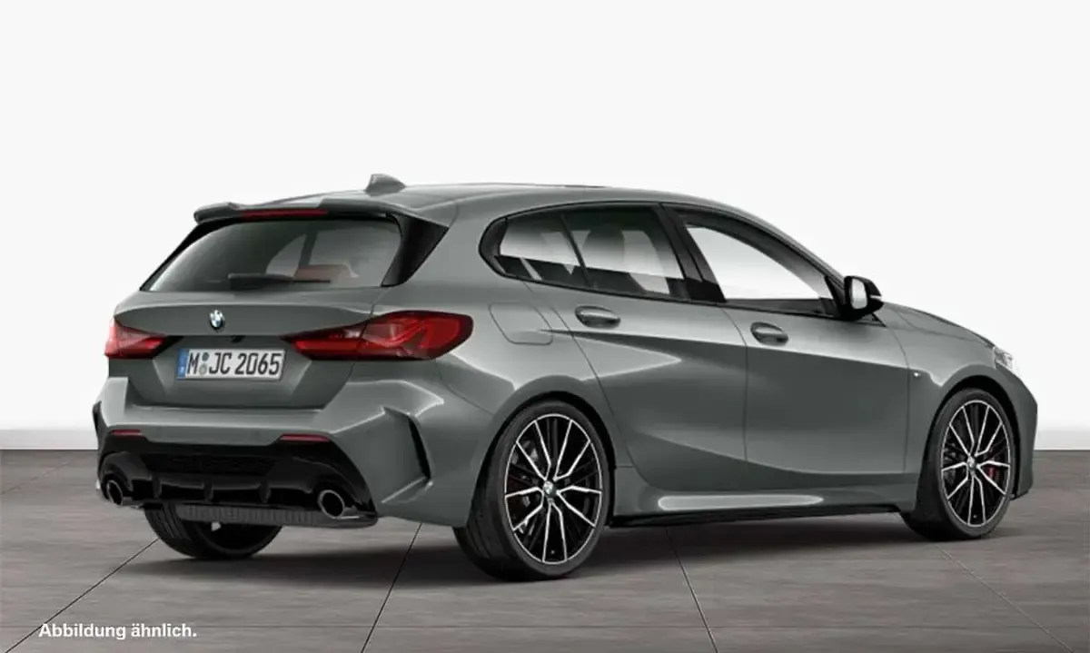 Gebraucht BMW M1 M Sport 306 PS (225 kW) 2023 Skyscraper grau Coupé