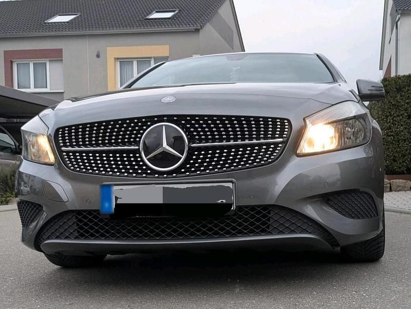 Gebraucht Mercedes A200 156 PS (114 kW) 2013 Grau Limousine