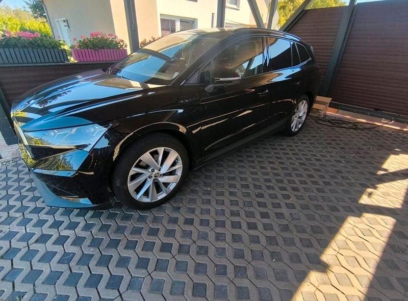 Schwarz Gebraucht 2022 Skoda Enyaq iV Suite SUV | 22.999 € (Guter Preis) - Bild 1/4