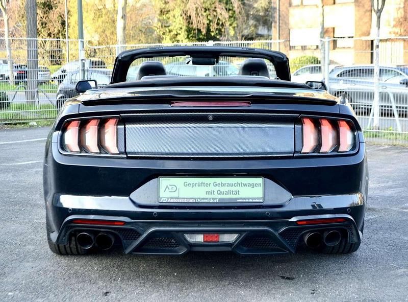Gebraucht Ford Mustang GT 466 PS (342 kW) 2018 Schwarz Cabrio