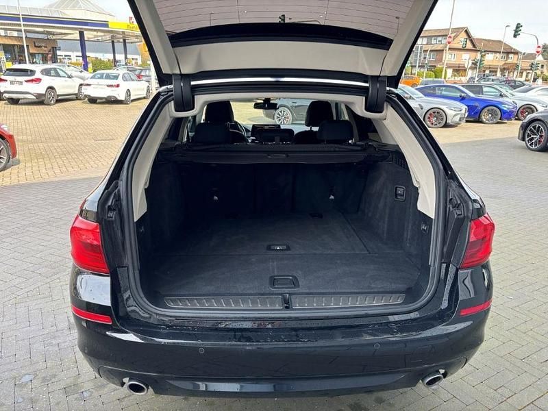 Gebraucht BMW 520 190 PS (139 kW) 2019 Schwarz Kombi