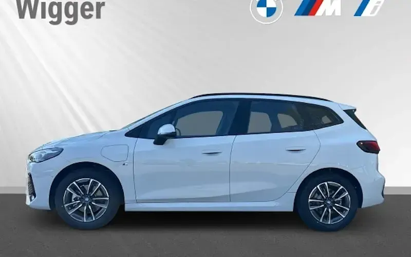 Neu BMW 225 Active Tourer Luxury Line 245 PS (180 kW) 2025 Weiß Van / Kleinbus