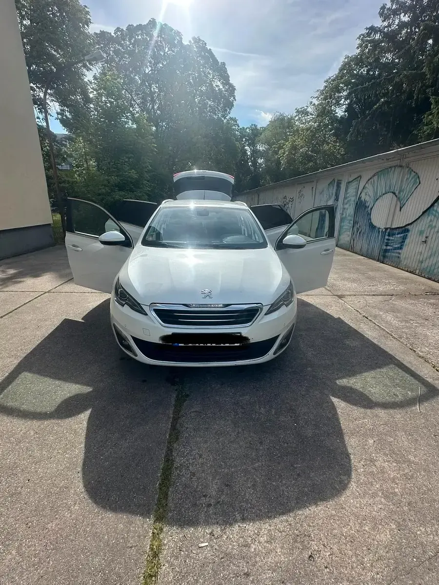 Gebraucht Peugeot 308 Allure 120 PS (88 kW) 2016 Weiß Kombi