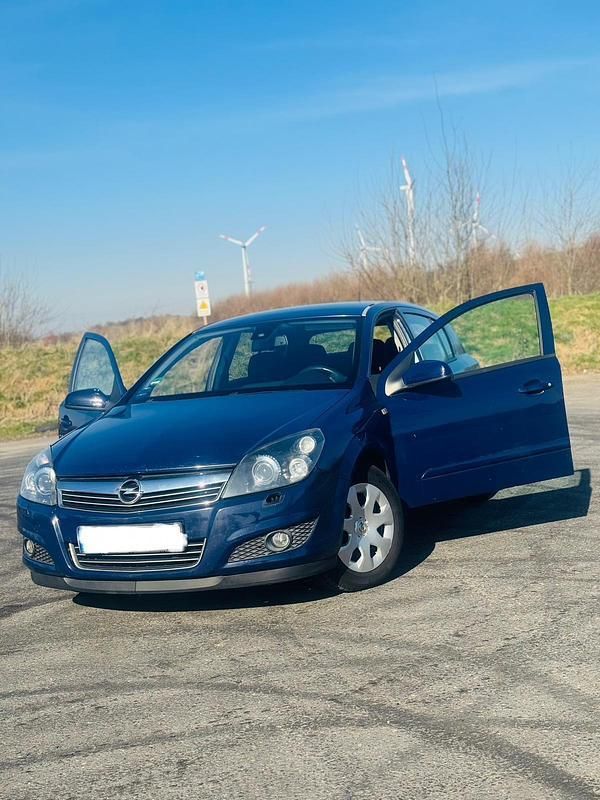 Blau Gebraucht 2007 Opel Astra Kleinwagen | 2.300 € (Fairer Preis) - Bild 1/4
