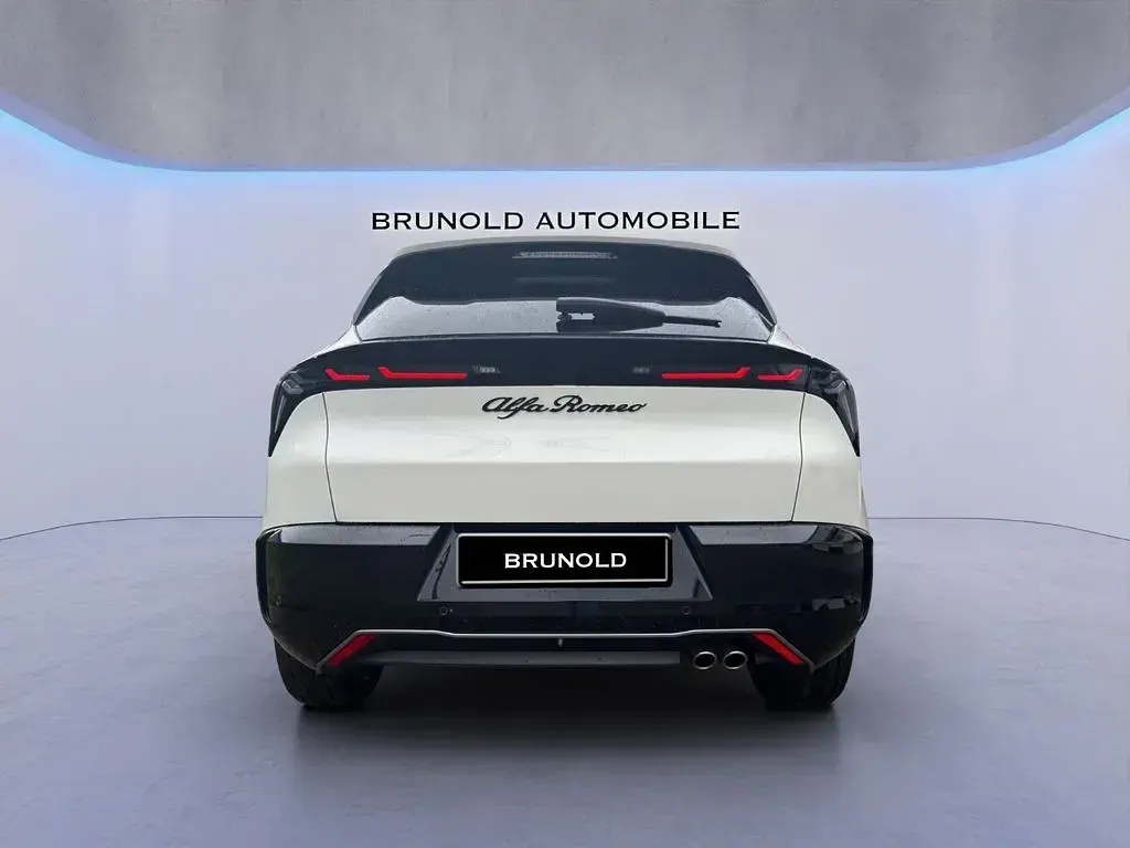 Gebraucht Alfa Romeo Junior Edizione Speciale 145 PS (106 kW) 2026 Weiß SUV