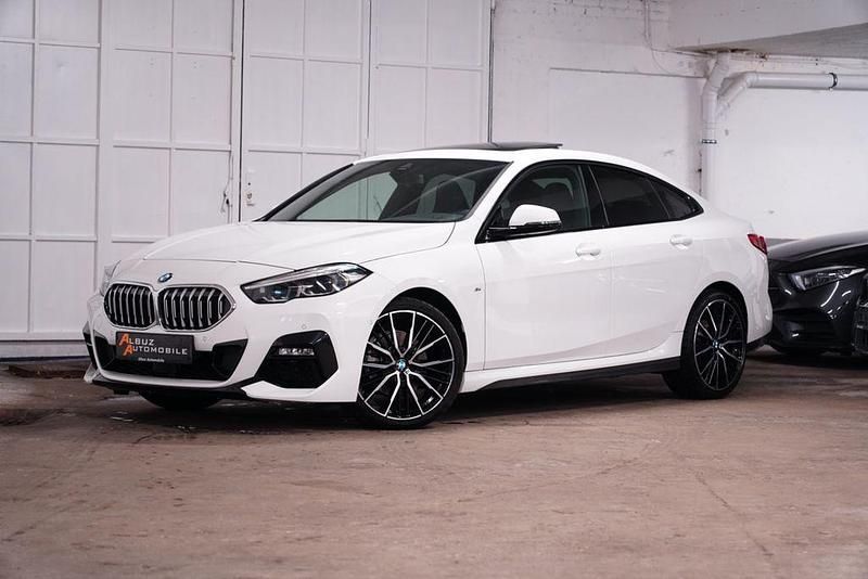 Weiß Gebraucht 2023 BMW 218 M Sport Limousine | 29.490 € (Fairer Preis) - Bild 1/4