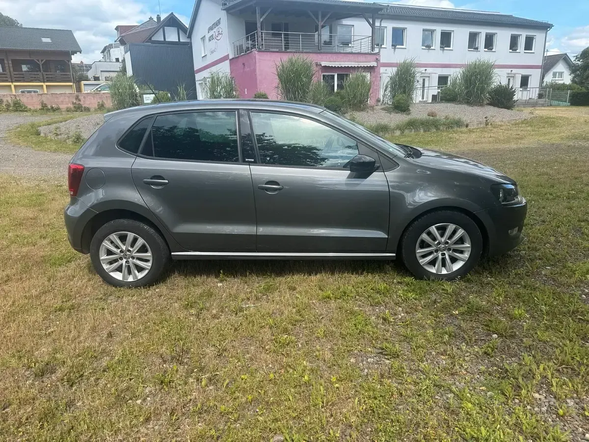 Gebraucht VW Polo Style 70 PS (51 kW) 2011 Grau Kleinwagen