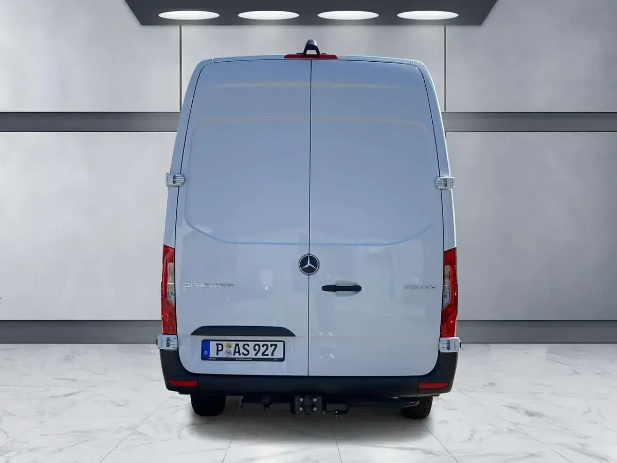 Gebraucht Mercedes Sprinter 150 PS (110 kW) 2024 Weiß Van
