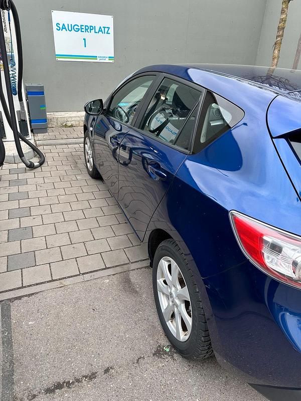 Usata Mazda 3 105 CV (77 kW) 2009 Blu Berlina