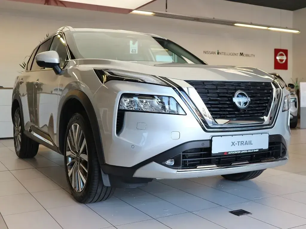 Neu Nissan X-Trail 212 PS (155 kW) 2026 Silber SUV