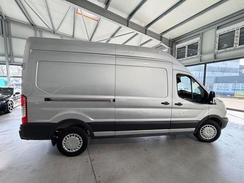 Gebraucht Ford Transit 155 PS (114 kW) 2015 Silber Van / Kleinbus