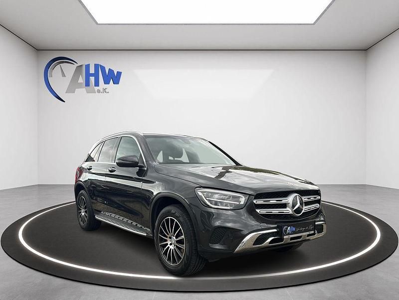 Gebraucht Mercedes GLC200 AMG line 163 PS (119 kW) 2019 Grau SUV
