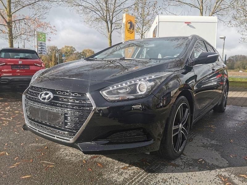 Gebraucht Hyundai i40 Classic 135 PS (99 kW) 2016 Schwarz Kombi