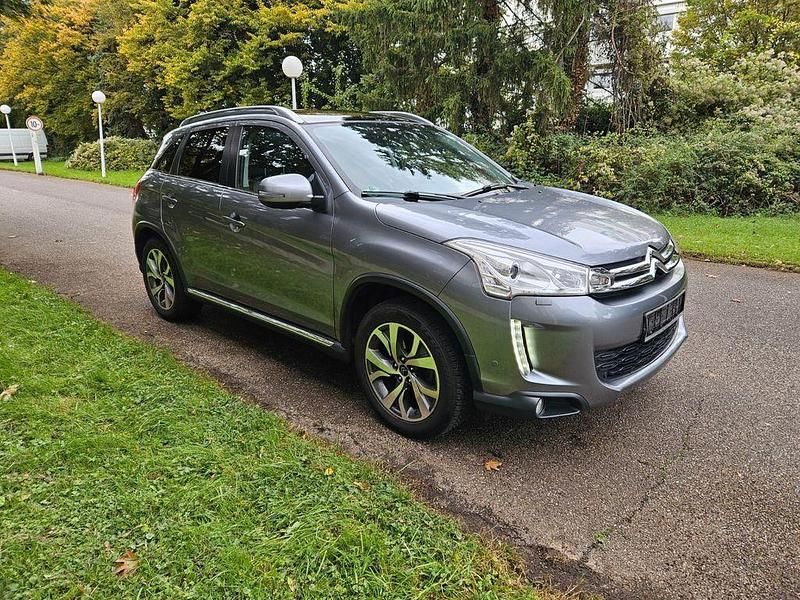 Gebraucht 2015 Citroën C4 Exclusive SUV | 5.895 € - Bild 1/4