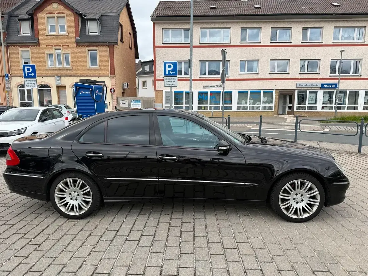Brugt Mercedes E320 Avantgarde 224 HK (164 kW) 2007 Sort Sedan