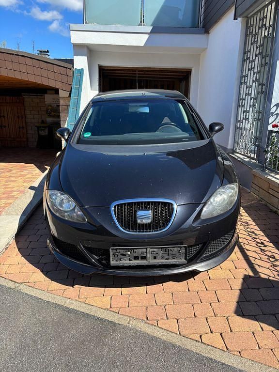Schwarz Gebraucht 2007 Seat Leon Reference Limousine | 1.500 € (Superpreis) - Bild 1/4