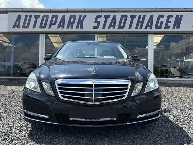 Gebraucht Mercedes E350 231 PS (169 kW) 2010 Schwarz Limousine