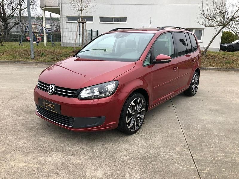 Rot Gebraucht 2013 VW Touran Van / Kleinbus | 10.380 € (Fairer Preis) - Bild 1/4