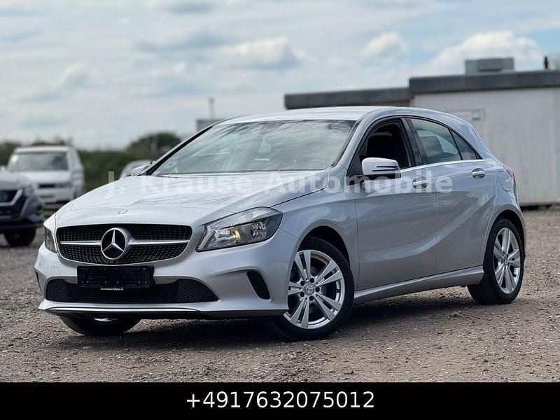 Silber Gebraucht 2016 Mercedes A200 Limousine | 8.890 € (Superpreis) - Bild 1/3