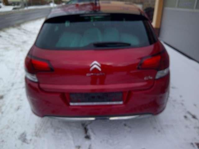 Gebraucht Citroën C4 Shine 131 PS (96 kW) 2017 Ultimaterot/metalliclung Kleinwagen