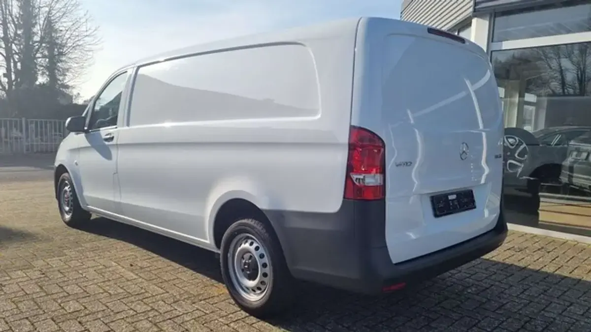 Gebraucht Mercedes Vito 163 PS (119 kW) 2022 Weiß Van