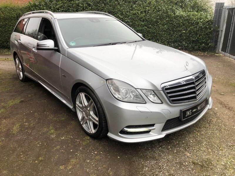 Silber Gebraucht 2012 Mercedes E350 Avantgarde Kombi | 7.499 € - Bild 1/4