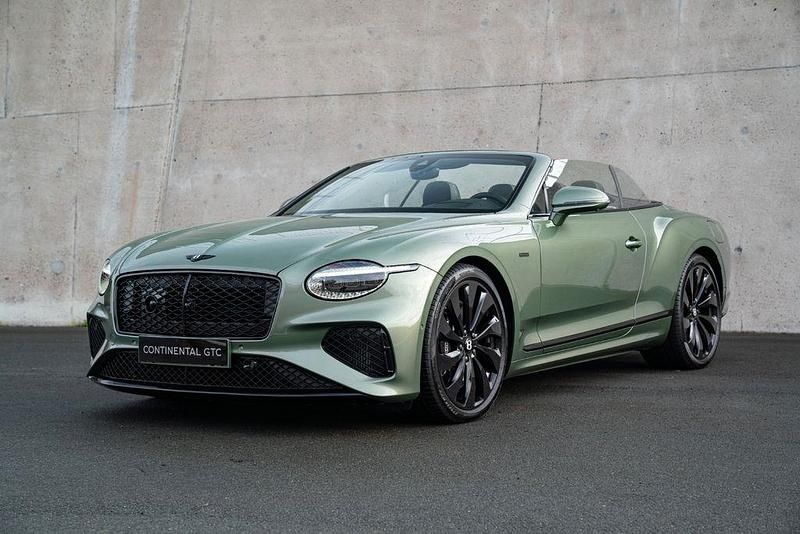 Grün Neu 2025 Bentley Continental Limousine | 355.000 € (Superpreis) - Bild 1/4
